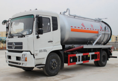 东风天锦吸污车